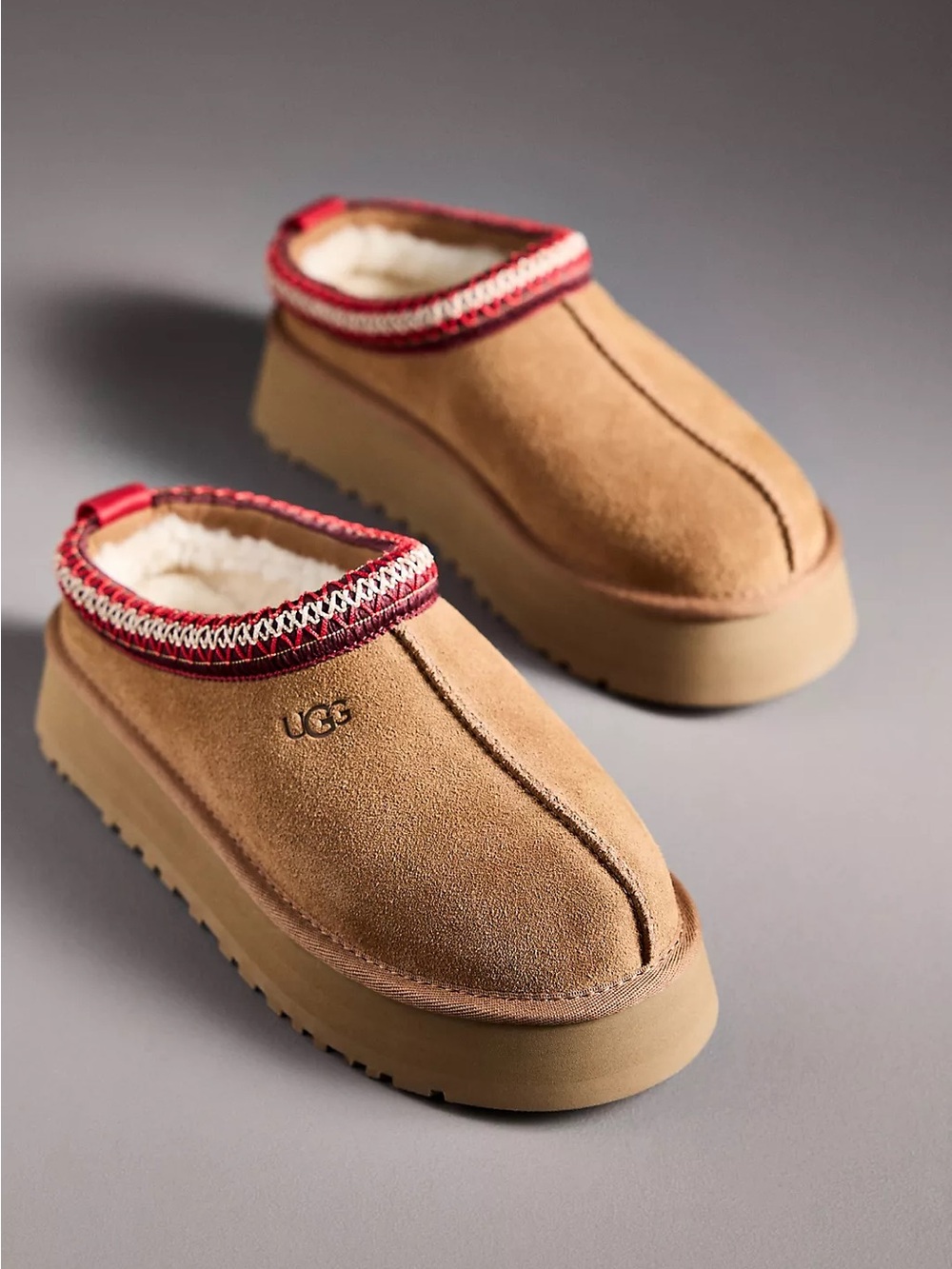 UGG Tazz II Platform Slippers size 9